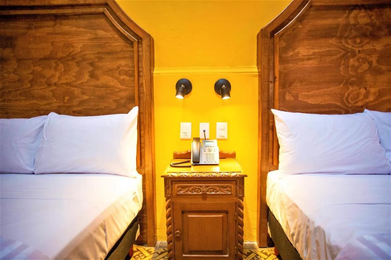 Hotel Real Toledo By Kavia Merida 3*,