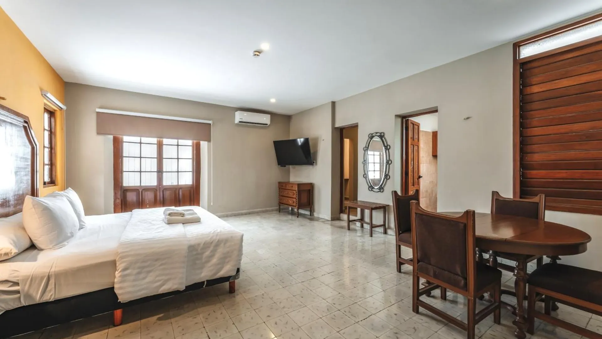 Hotel Real Toledo By Kavia Merida
