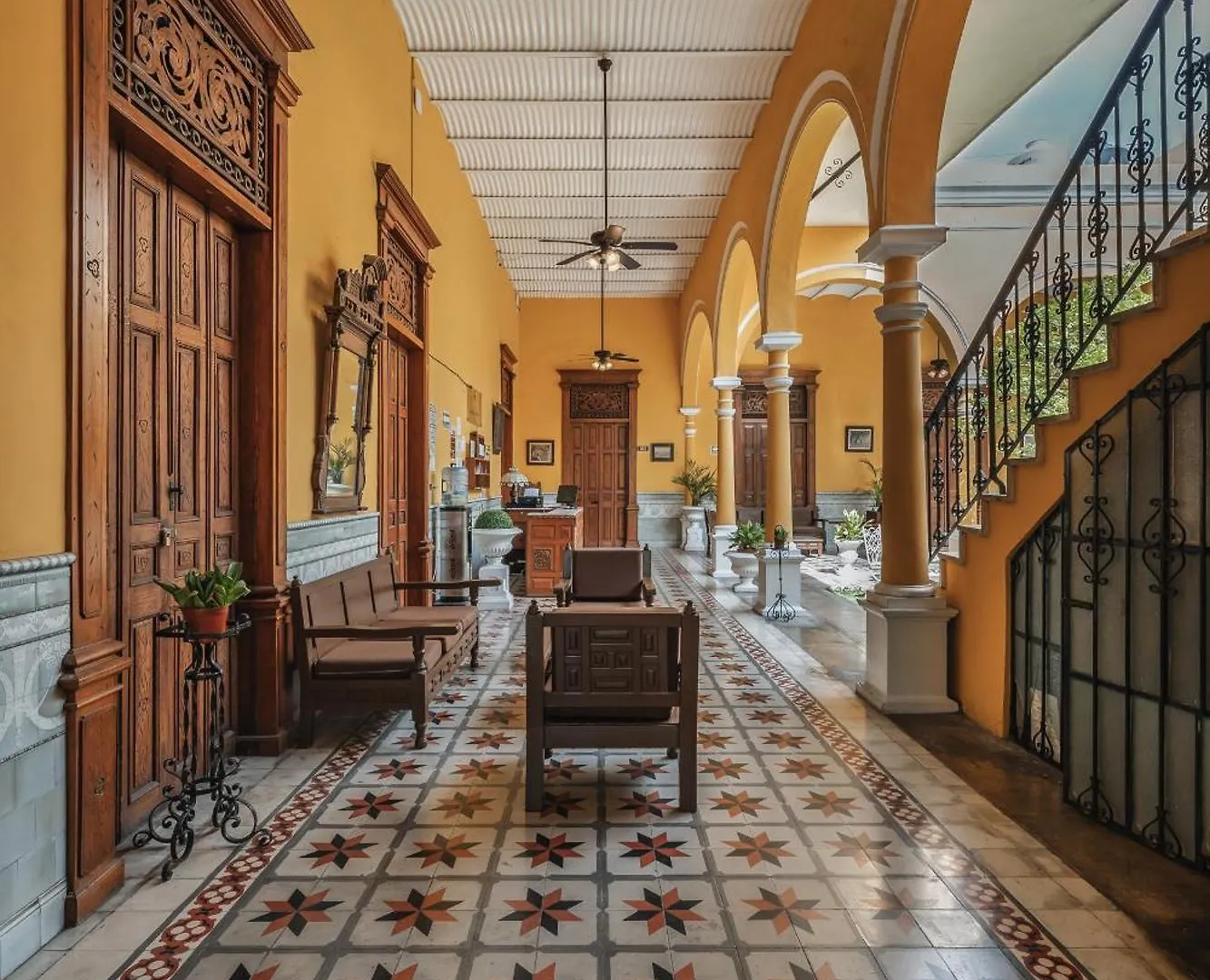 Hotel Real Toledo By Kavia Merida 3*,